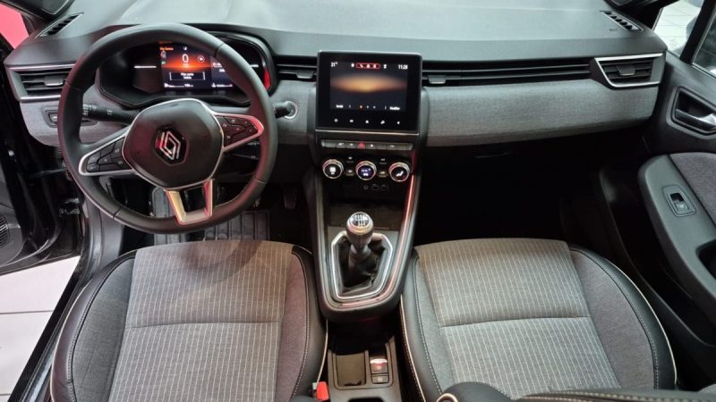 RENAULT CLIO 2024